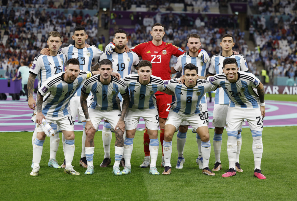 Edgar Lima后半程发力完成夸张动作