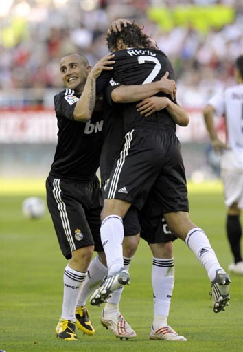 记者：阿莫林对迭戈-莱昂印象深刻，他可能会成为多古的替补