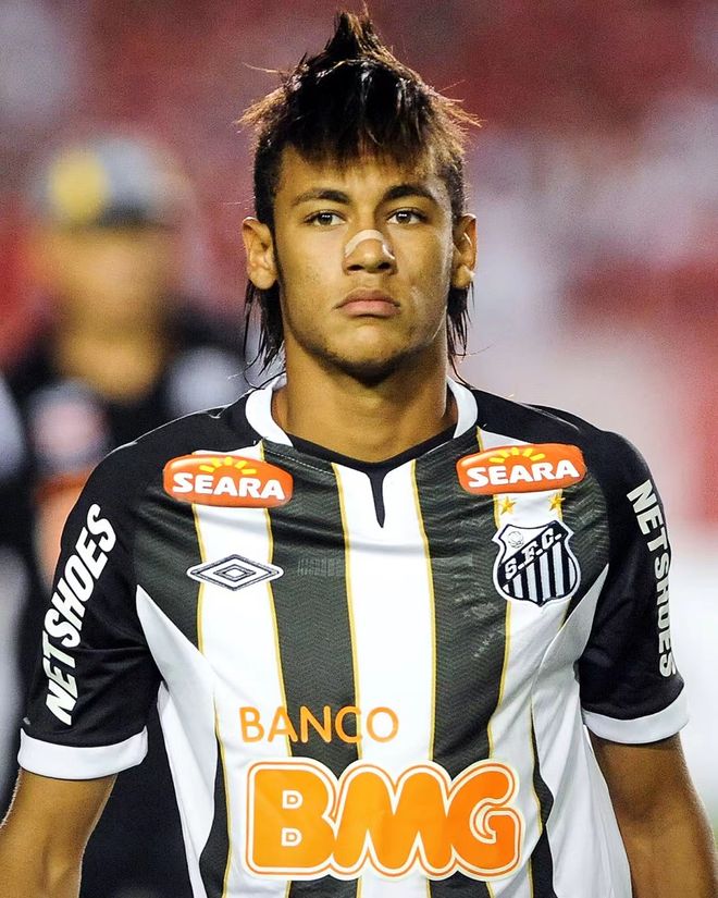 加纳乔点赞罗马诺动态，内容是切尔西已经将他列入引援名单