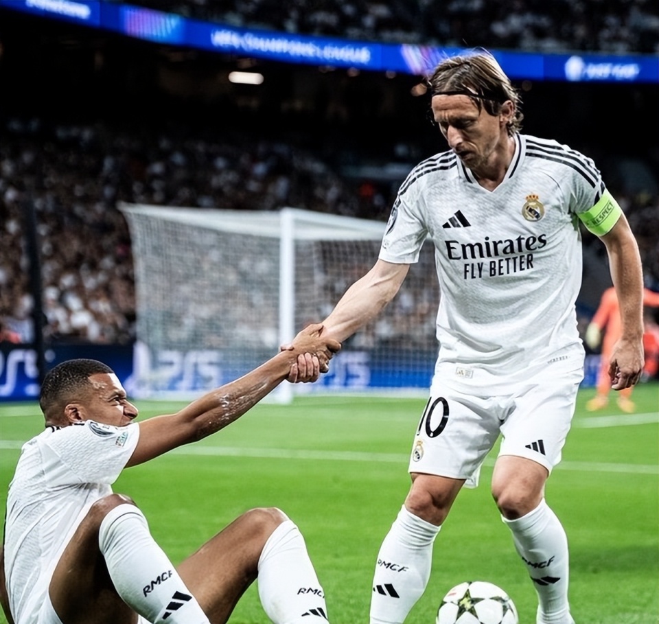 戴格诺特谈16连胜：我们还有很大改进空间，要专注于下个回合