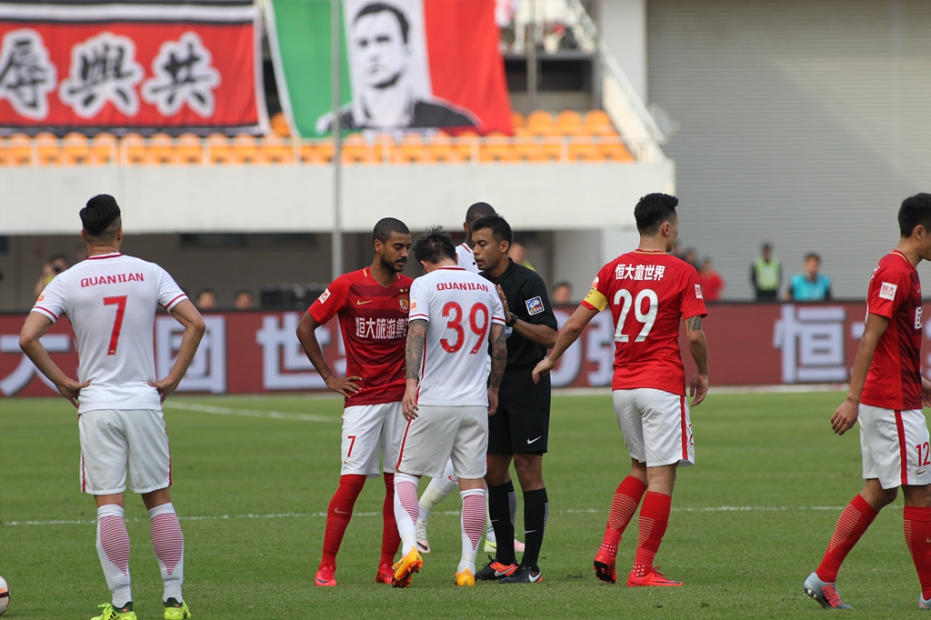 德媒：磁卡需大幅降薪才可能续约，队里已有他的接班人比朔夫