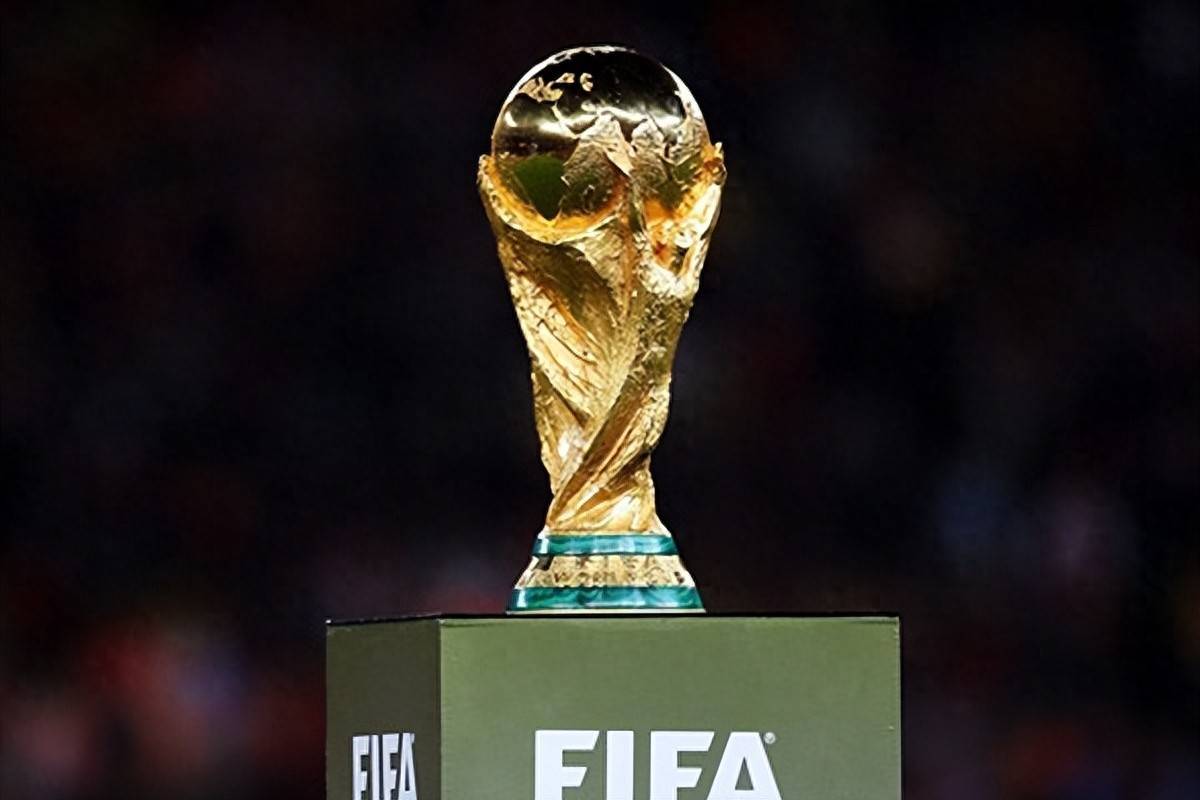 西媒：尤文、法兰克福以及斯图加特询价皇社中场苏契奇