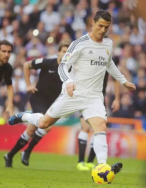 金彭贝：对我来说，在巴黎赢一座欧冠意义要大于在皇马赢五座